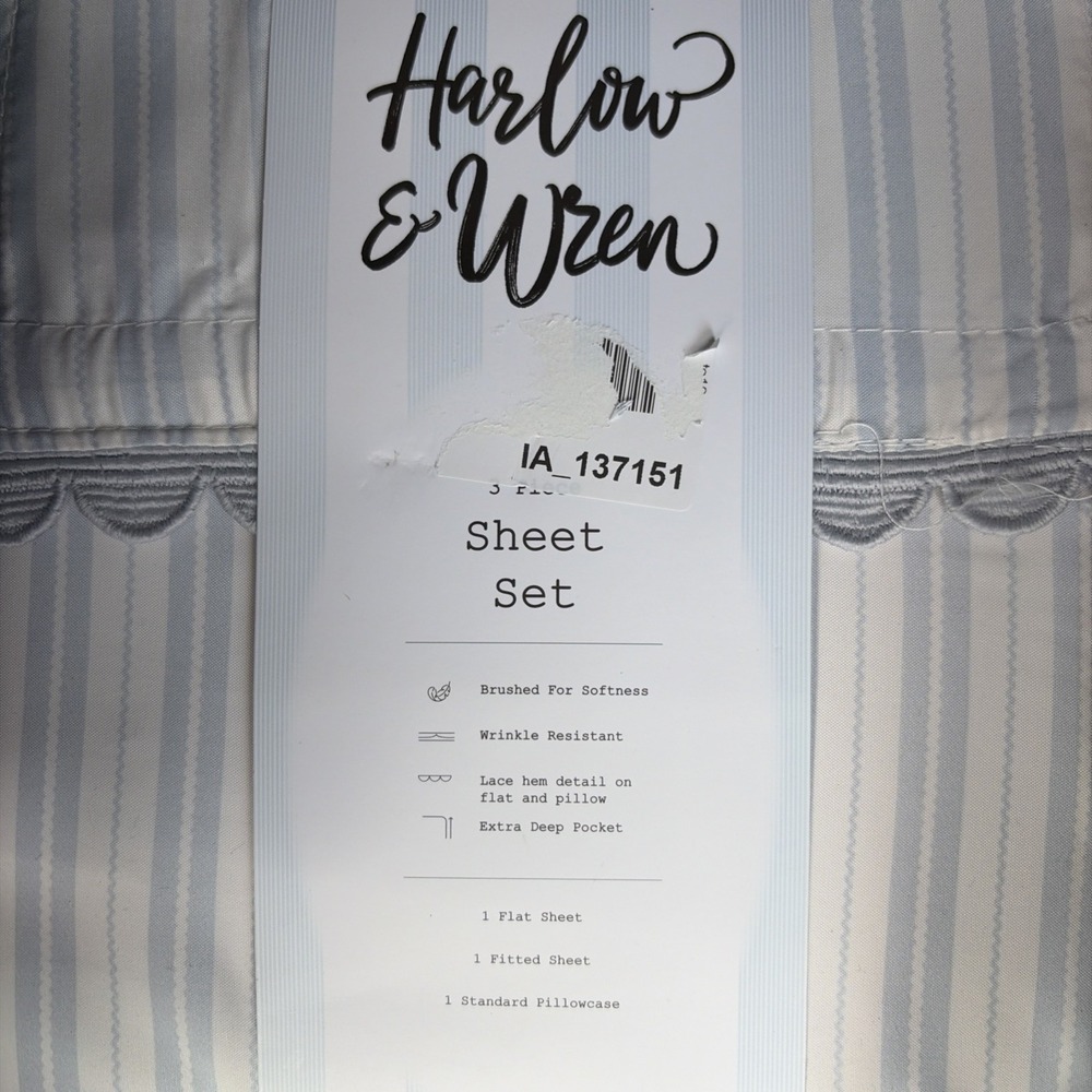 Harlow & Wren 3 Piece Sheet Set Blue White Stripes Resists Wrinkles Fits 15"